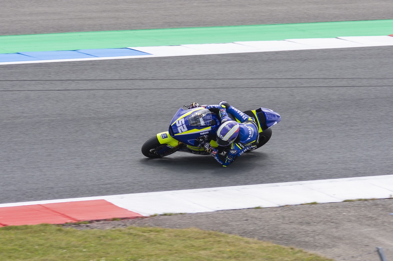 CBA历史第一次！杨鸣主场与技术台人员对喷，越界骂人独一档！.